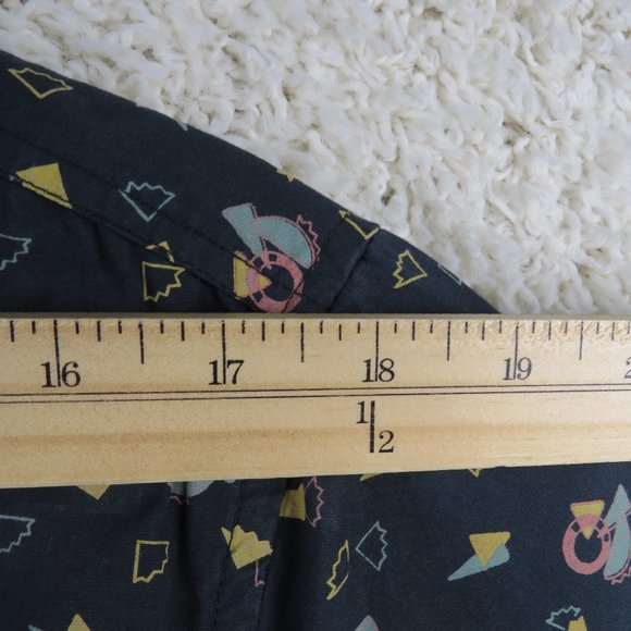 MBX* Men's Short Sleeve Button Down Curved Hem Chest Pocket Shirt~ Size Medium - Picture 7 of 11